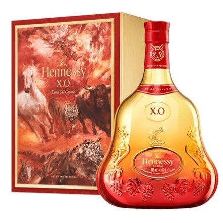 Hennessy XO 0,7 40% dd. (piros/arany) YAN PEI-MING Limitált kiadás