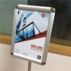 A4 megállító tábla, ezüst színű, kerekített sarokkal