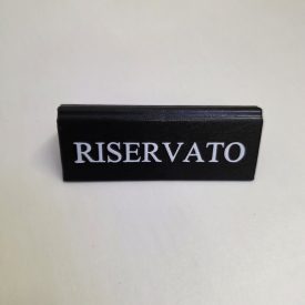   RISERVATO foglalt tábla, fekete műbőr, fehér felirattal, kicsi