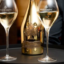 CHAMPAGNE